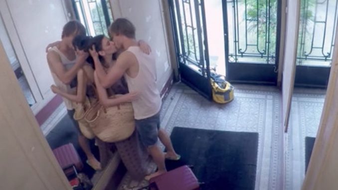 Il revient quand Bertrand? (TV Series) (2016)